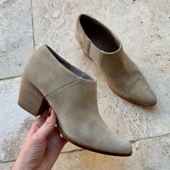 VINCE Suede Hamilton Chelsea Ankle Bootie in Clay 6.5 - Picture 4 of 16